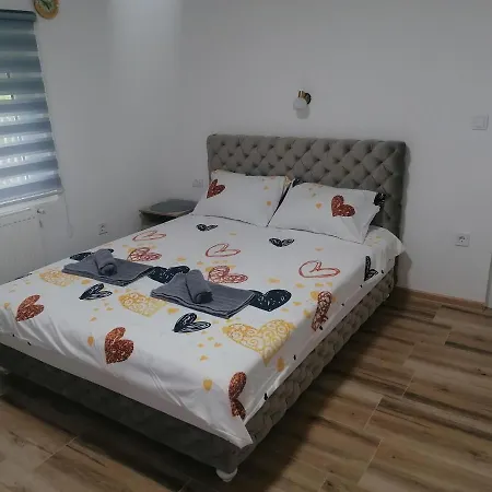 Ruzina Staza Apartment *